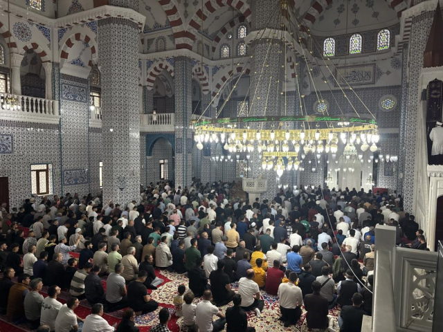 İlk bayram namazı Iğdır'da kılındı