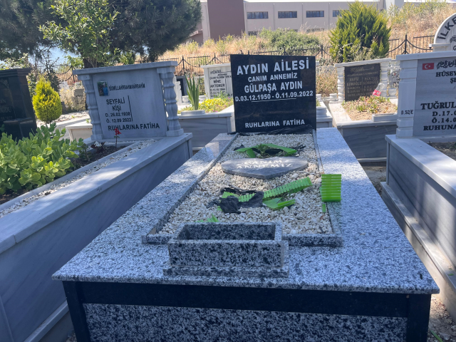 Annesinin mezarını 20 kez tahrip ettiler