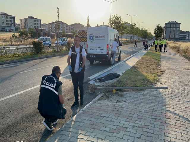 Uyarı levhasına çarpan 14 yaşındaki Azra hayatını kaybetti