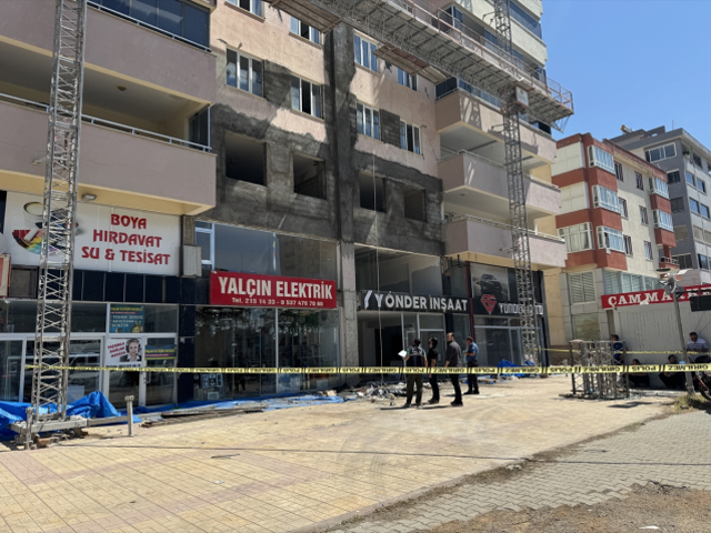 İnşaat iskelesi çöktü: 2 işçi hayatını kaybetti, 1 işçi ağır yaralı