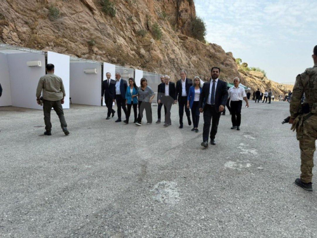 PKK'nın silah bırakma töreni öncesi ilk görüntü! DEM heyeti Süleymaniye'de