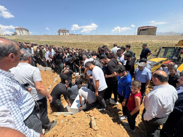 Kalaşnikoflu saldırıda öldürülen fenomen son yolculuğuna uğurlandı