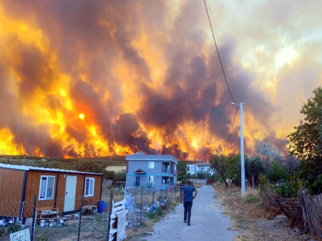 Tekirdağ alev alev! Orman yangın büyüdü, yerleşim yerlerine sıçradı
