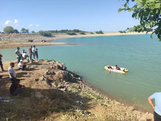 Baraj göletine giren iki genç boğularak hayatını kaybetti