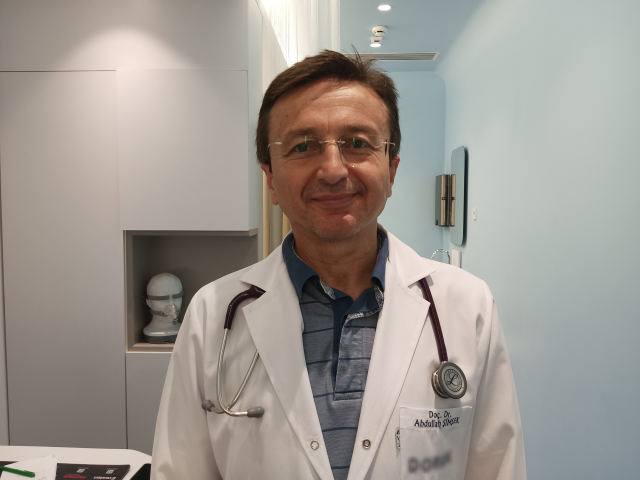 Göğüs Hastalıkları Uzmanı Doç. Dr. Abdullah Şimşek