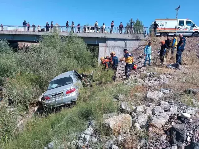 Metrelerce yüksekten düşen araç iki kişiye mezar oldu