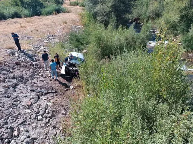 Otomobil köprüden uçtu: Yaşlı çift hayatını kaybetti