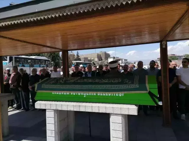 Türk Halk Müziği'nin güçlü sesi Bahattin Karakoç hayatını kaybetti