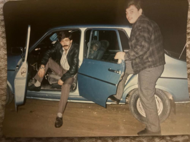 41 Yıl Sonra Özlemle Bulduğu Otomobilini Restore Ettirip Torununa Hediye Etti