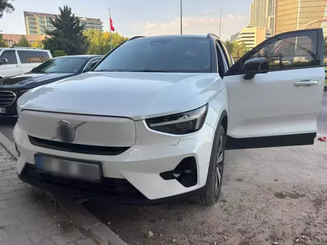 Sıfır aldığı lüks cip 8 ay servisten gelmedi! Bayiden aldığı yanıtla ikinci şoku yaşadı
