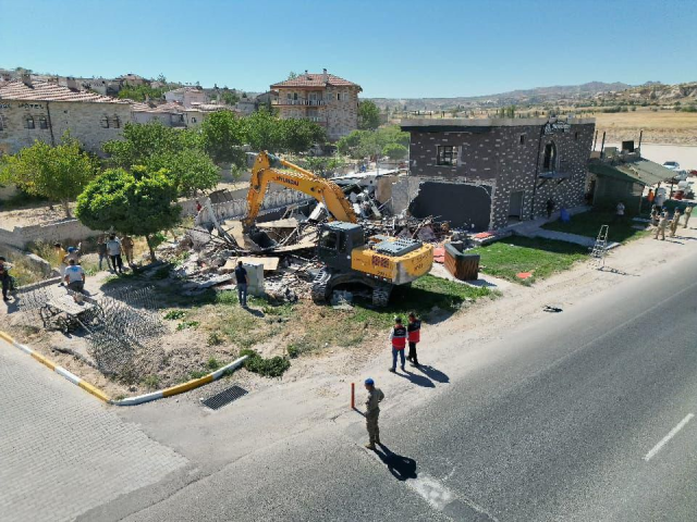 Kapadokya Alan Başkanlığı Kaçak Yapılara Karşı Kararlı Şekilde Denetim ve Yıkım Uygulamalarını Sürdürüyor