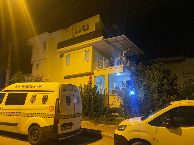 Eski eşini eşarbıyla boğdu, 16 saat sonra kardeşini arayıp haber verdi