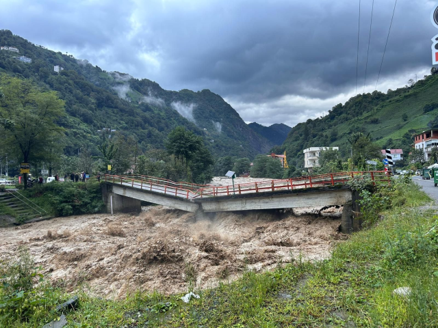 Rize sel ve heyelan görüntüsü
