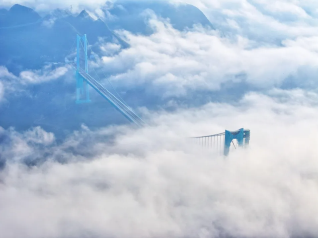 Dünyanın en yüksek köprüsü açıldı: Yolculuk süresi 2 saatten 2 dakikaya düştü