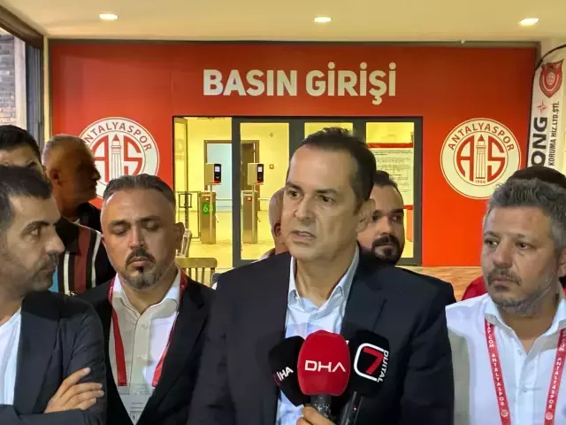 Süper Lig'in köklü ekibinde istifa şoku! Başkan hemen devreye girdi