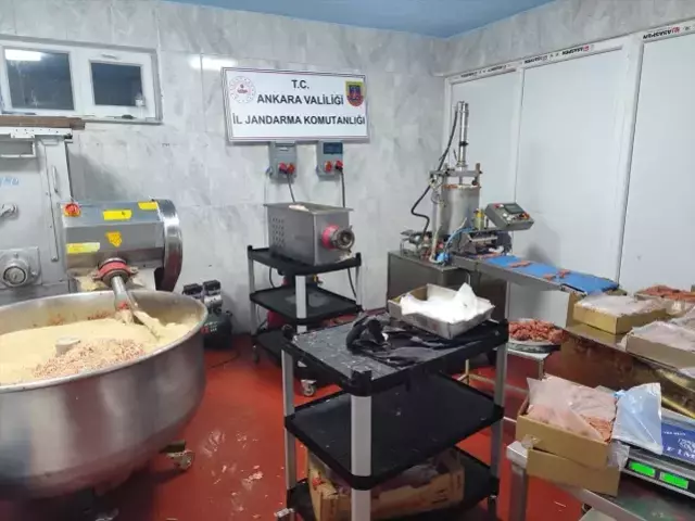 Büyükşehirden şok görüntü! Yakalanmasaydı vatandaşa yedireceklerdi