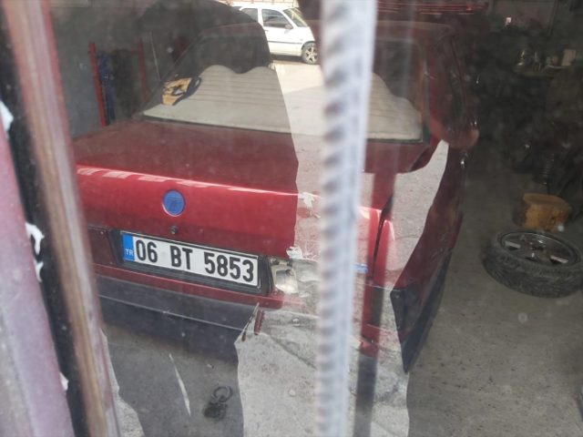 Ankara'da oto tamircisi iş yerindeki araçta ölü bulundu