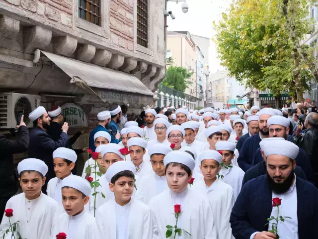 İsmailağa cemaatinden 'icazet' etkinliği! Yavuz Sultan Selim Camii'ne yürüdüler