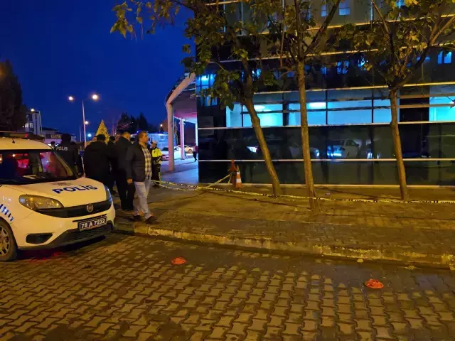 Karabük'te Hastane Önünde İntihar Olayı: Emekli Polis Hayatını Kaybetti