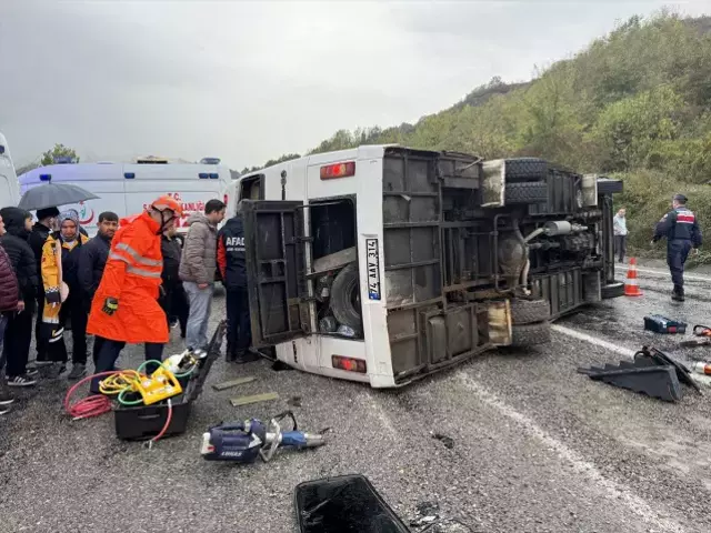 Can pazarı! İşçi servisi devrildi, ölü ve yaralılar var