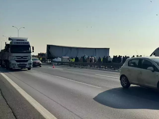 Anadolu Otoyolu'nda zincirleme kaza! Yol ulaşıma kapandı