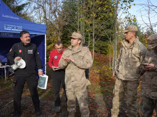 Kayıp anne ile oğlu günlerdir aranıyor: Bu kadını köyden bir araç aldı