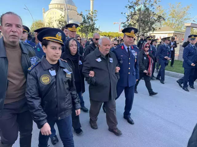 Şehit Pilot Yarbay Gökhan Korkmaz'ın oğlundan babasını ebediyete böyle uğurladı