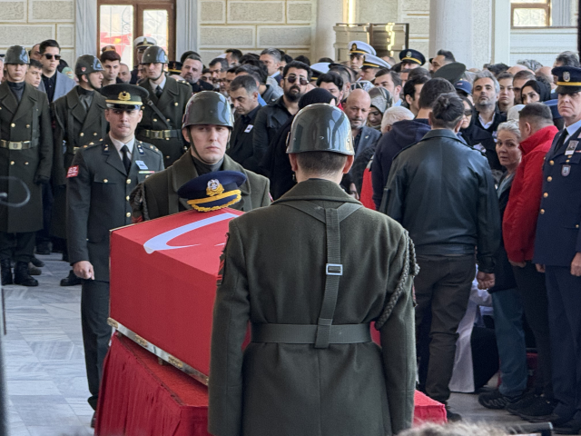 Şehit Pilot Yarbay Gökhan Korkmaz'ın oğlundan babasını ebediyete böyle uğurladı
