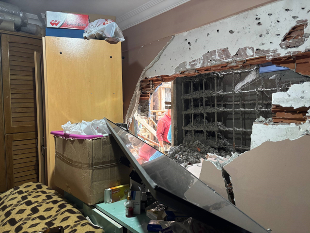 Dairenin zili çalınca yatak odasının yıkıldığını öğrendi