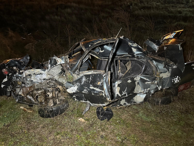 Şarampole uçan araç hurdaya döndü: 2 ölü, 1 yaralı