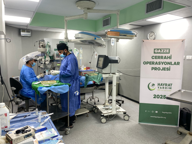 Hayrat Yardım Gazze'de Ameliyatlar Gerçekleştiriyor