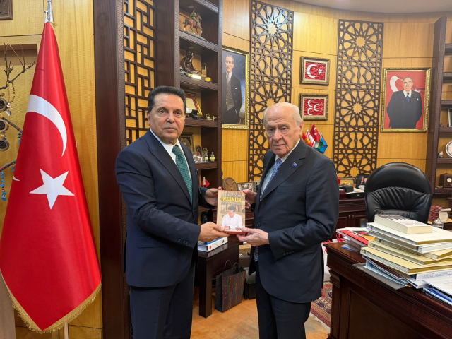 Ahmet Özer tahliyesinden 1 ay sonra Bahçeli'ye gitti! Düştüğü not da manidar