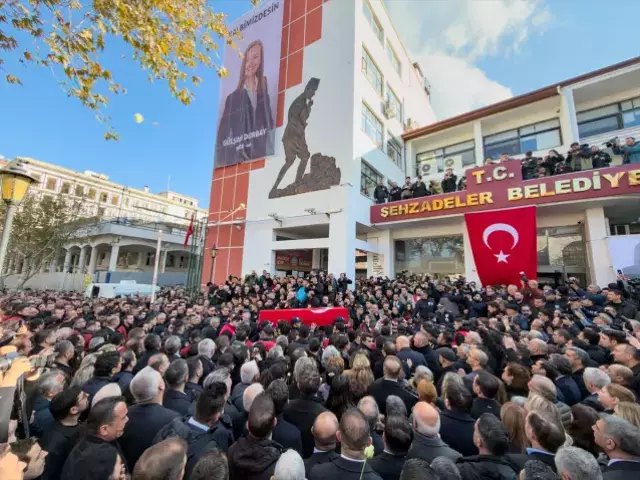 Genci, yaşlısı herkes oradaydı! Başkan Gülşah Durbay'a gözyaşları içinde son veda