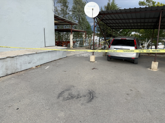 Ortaokul öğrencisi okul müdürünü tüfekle vurdu