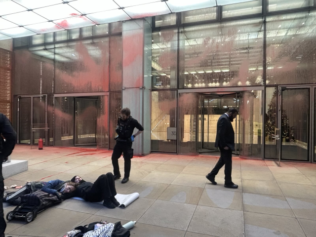 Ünlü aktivist Greta Thunberg, Filistin'e destek eyleminde gözaltına alındı