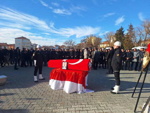 Şehit polis Yasin Koçyiğit'e yürek burkan veda, 'kuzum' diyerek uğurladı
