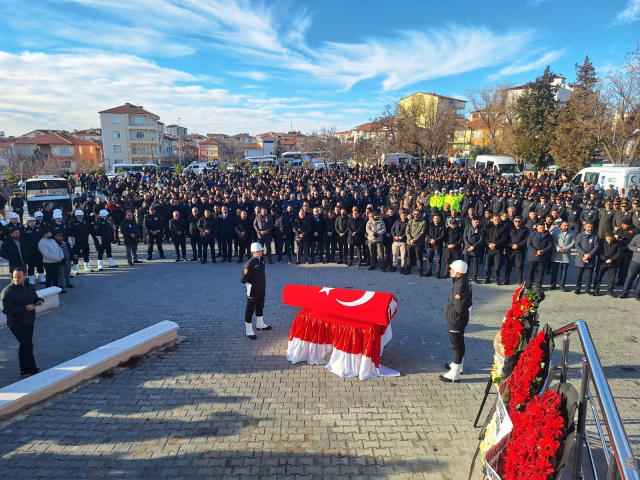 Şehit polis Yasin Koçyiğit'e yürek burkan veda, 'kuzum' diyerek uğurladı