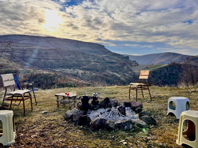 Ankara'nın Güdül ilçesinde iki arkadaş, gökyüzünde gizemli bir cisim görüntüledi