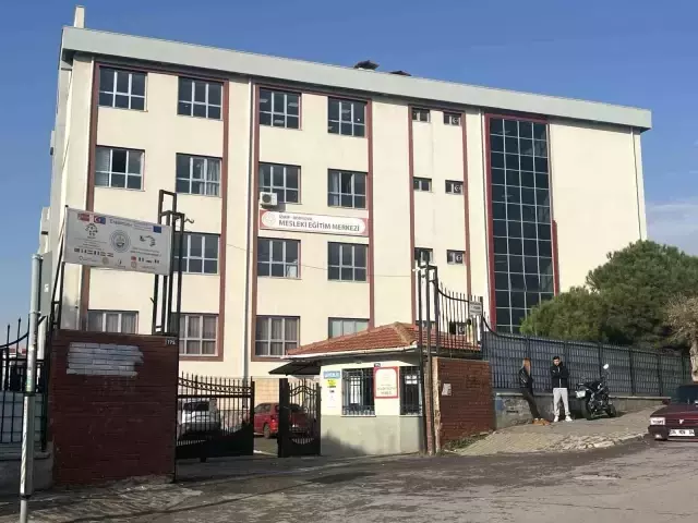 Öğrencileri evine götürüp temizlik yaptıran öğretmen için karar verildi