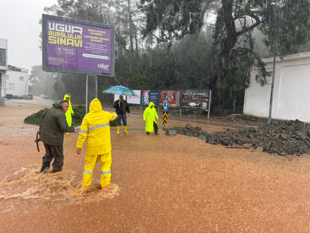Sağanak yağış can aldı! Oynarken tahliye kanalına düşen 3 yaşındaki çocuk hayatını kaybetti