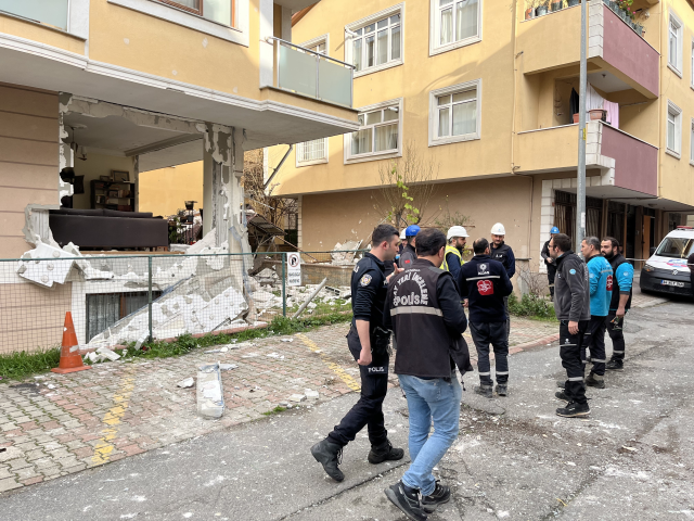 Ataşehir'de doğal gaz patlamasında sokak savaş alanına döndü: 1 yaralı