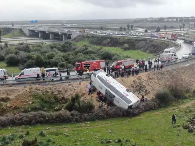 10 kişi öldüğü kazada kahreden 4 gün detayı! Aileler morg önünde fenalık geçirdi