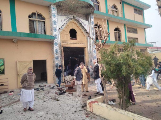 Pakistan'da cuma namazı kana bulandı: 31 ölü, 169 yaralı