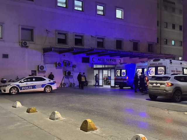 Arkadaşına kanser olduğunu söyleyip silahıyla kendini vurdu