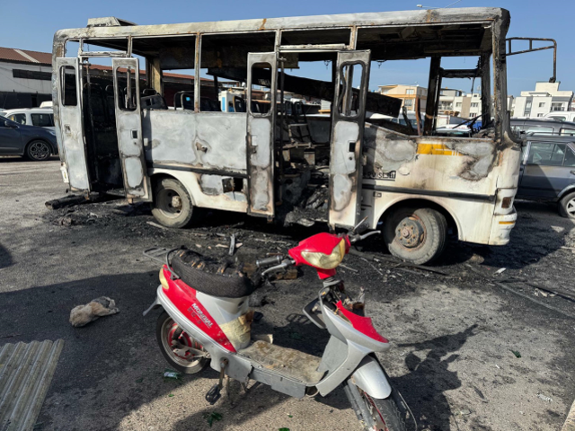 İzmir'de yanan midibüsteki 16 yaşındaki çocuk öldü