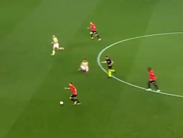 Sırp hakeme denmeyen kalmadı! Rennes'in Fenerbahçe'ye attığı gol öncesi yaşananlar saç baş yoldurdu