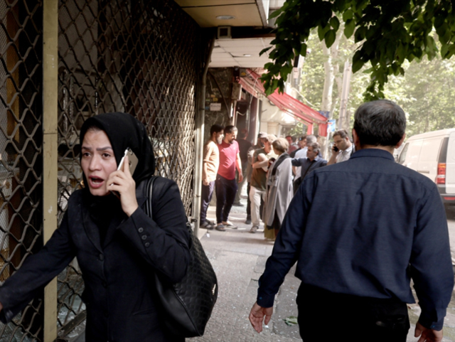 İran'dan İsrail'e yeni saldırı dalgası! Füzeler Tel Aviv'i vuruyor