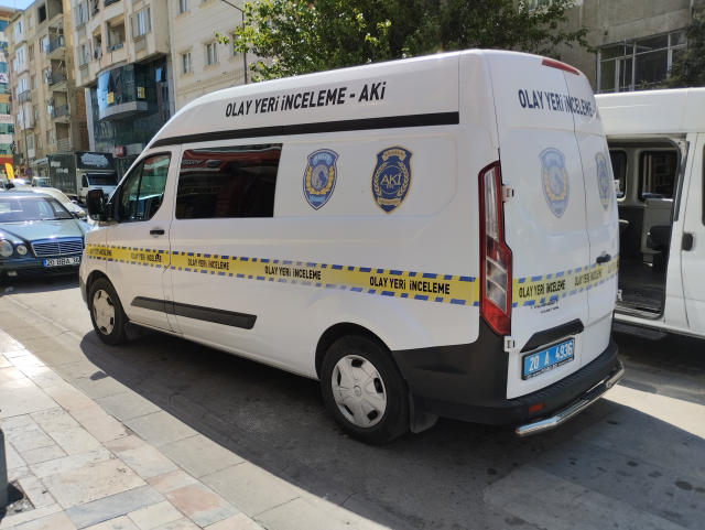 Denizli'de Yaşlı Adam Teras Katında Ölü Bulundu