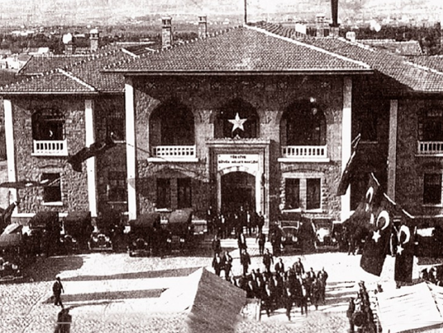 Türkiye Cumhuriyeti 102 yaşında