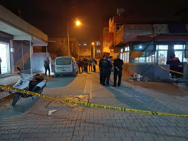 Olay yerine intikal eden ambulanslar ve sağlık personeli